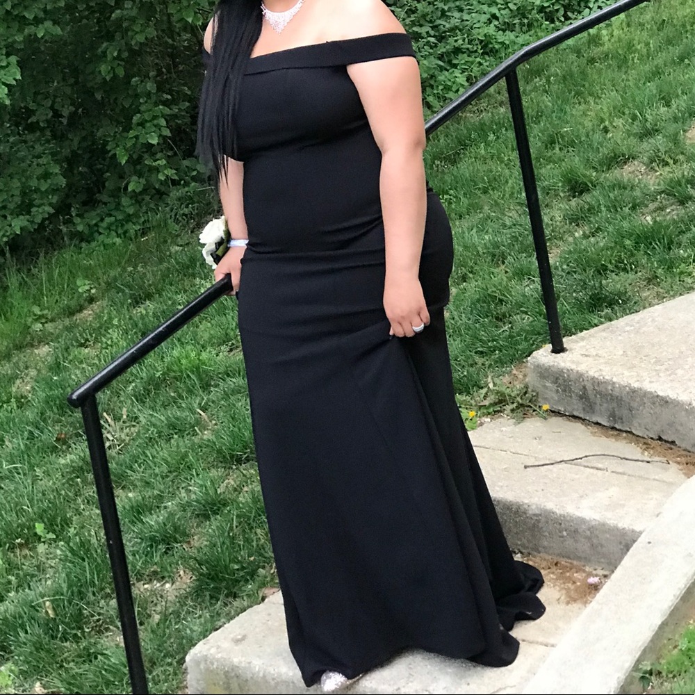 Black off the shoulders occasional dress